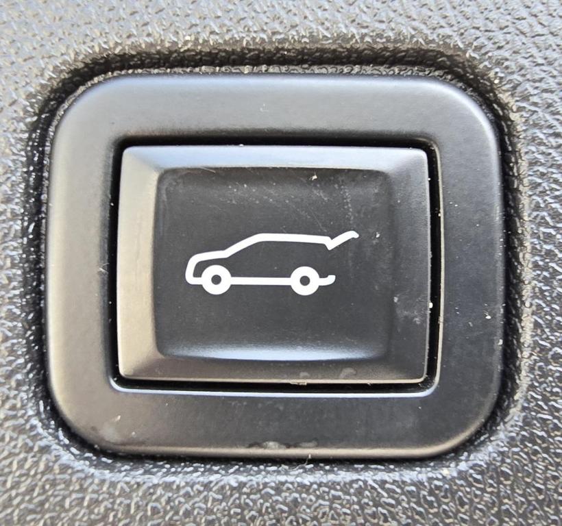used 2020 Chevrolet Equinox car, priced at $21,800