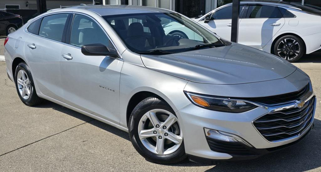 used 2019 Chevrolet Malibu car, priced at $11,800