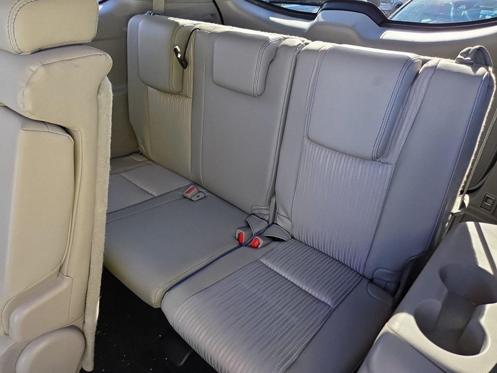 used 2016 Toyota Highlander car, priced at $21,800