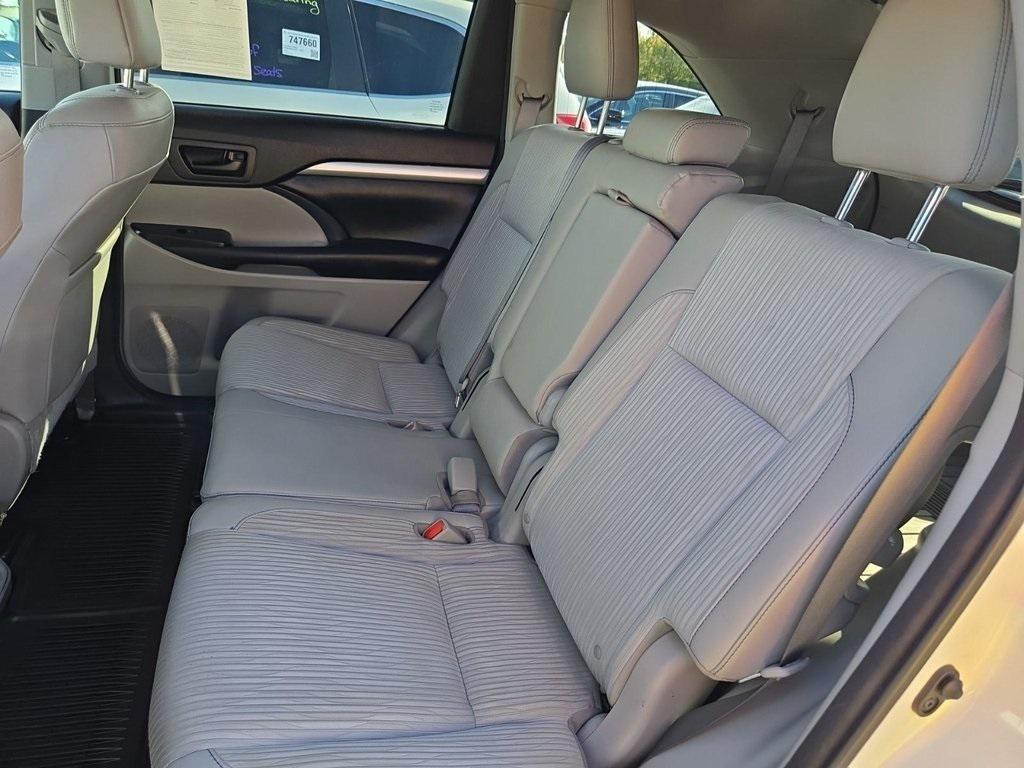 used 2016 Toyota Highlander car, priced at $21,800