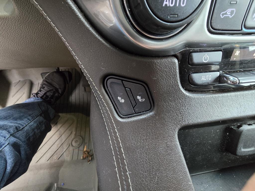 used 2020 Chevrolet Suburban car, priced at $27,800