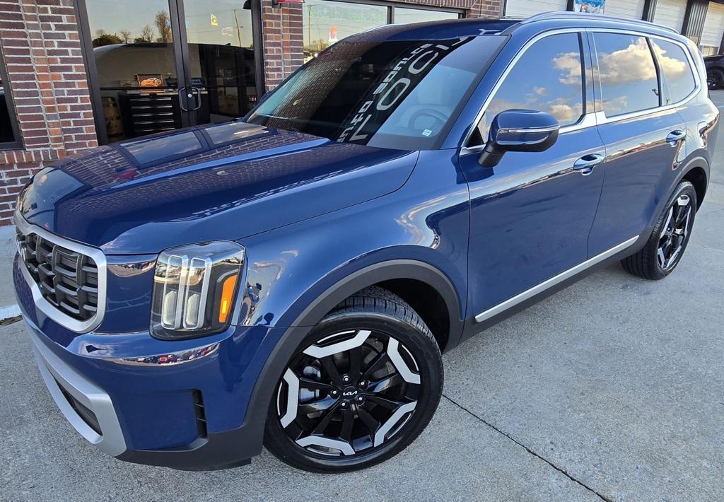 used 2023 Kia Telluride car, priced at $29,800