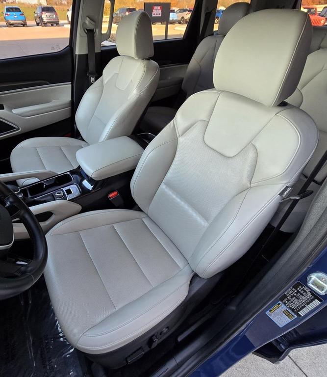 used 2023 Kia Telluride car, priced at $29,800