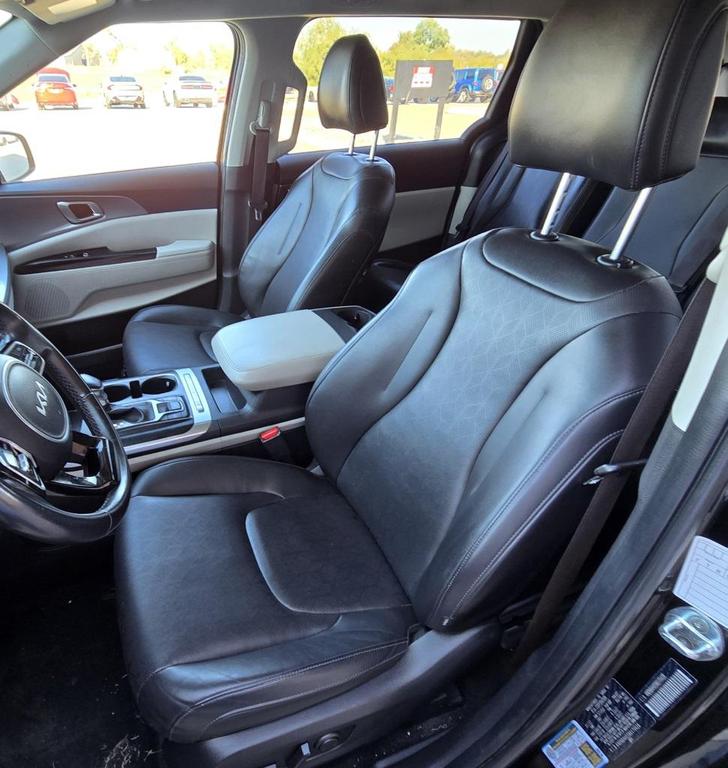 used 2022 Kia Carnival car, priced at $24,800