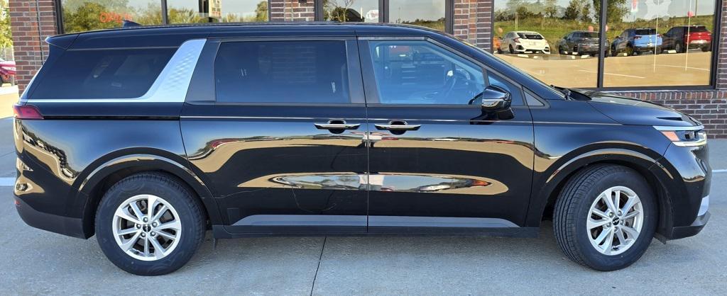 used 2022 Kia Carnival car, priced at $24,800
