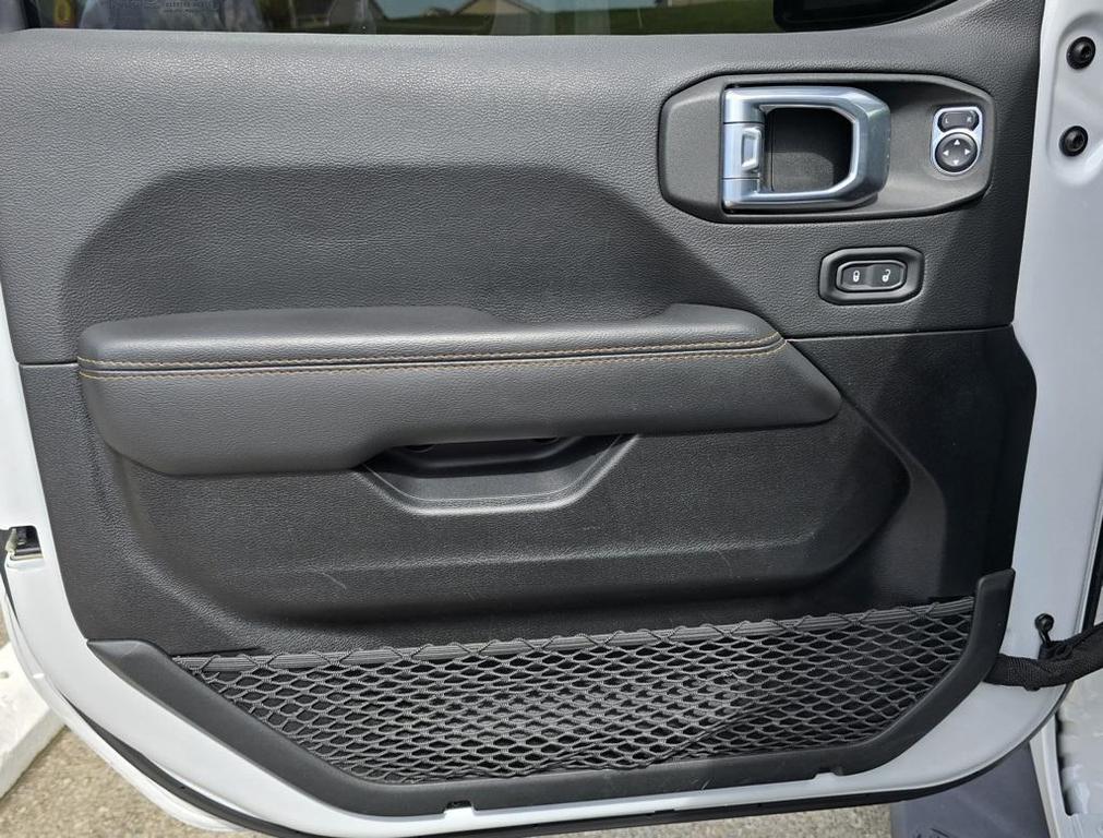 used 2021 Jeep Gladiator car, priced at $32,800