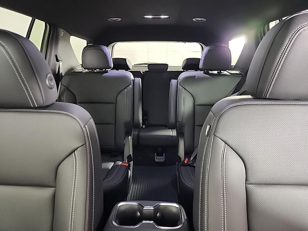 new 2025 Chevrolet Traverse car, priced at $46,005