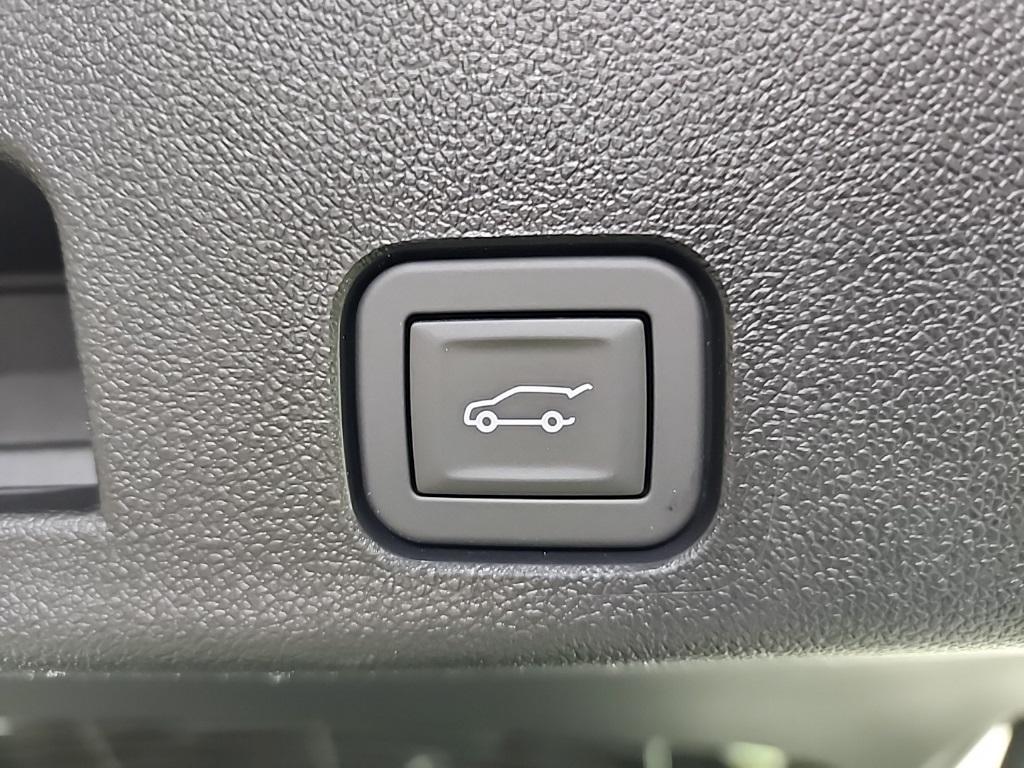 new 2025 Chevrolet Traverse car, priced at $46,005