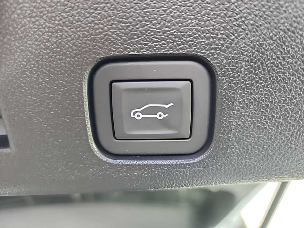 new 2026 Chevrolet Traverse car, priced at $62,814