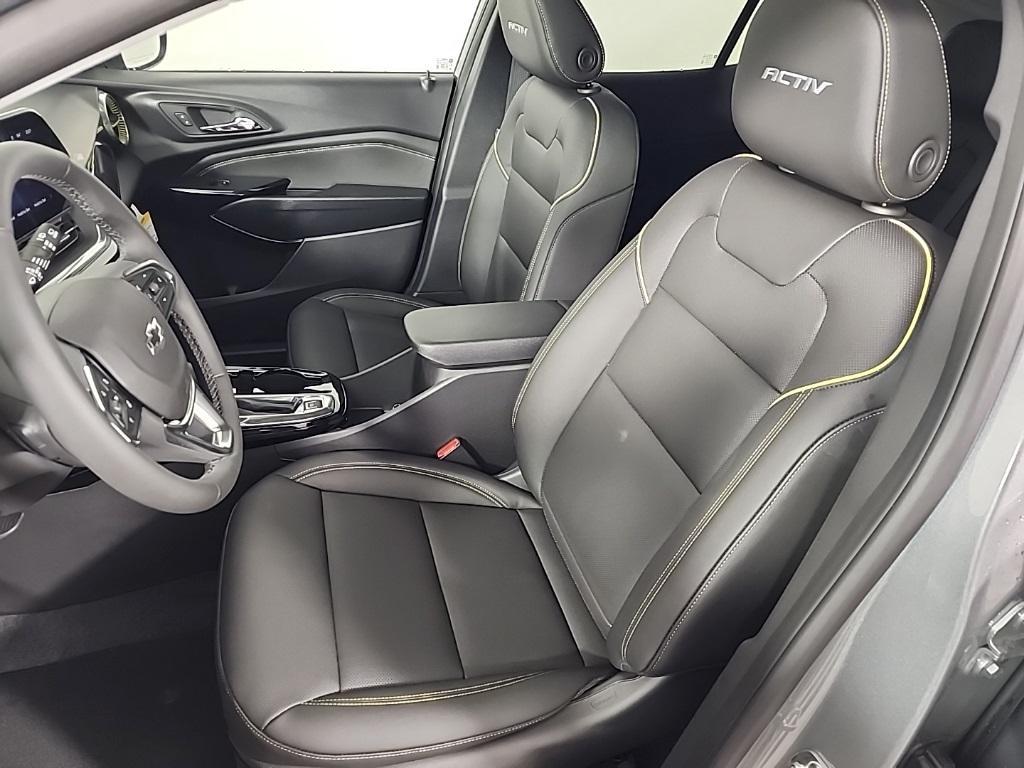 new 2025 Chevrolet Trax car, priced at $26,156