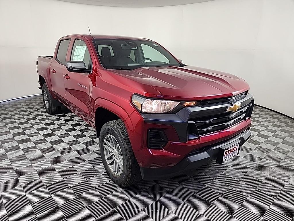 new 2025 Chevrolet Colorado car, priced at $39,129