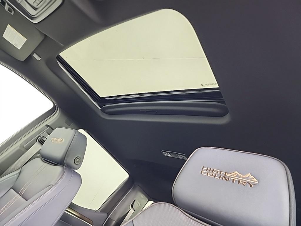 new 2025 Chevrolet Silverado 1500 car, priced at $73,662