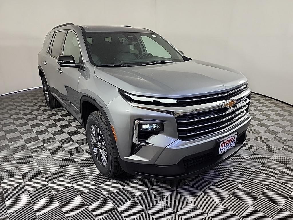 new 2025 Chevrolet Traverse car, priced at $43,195