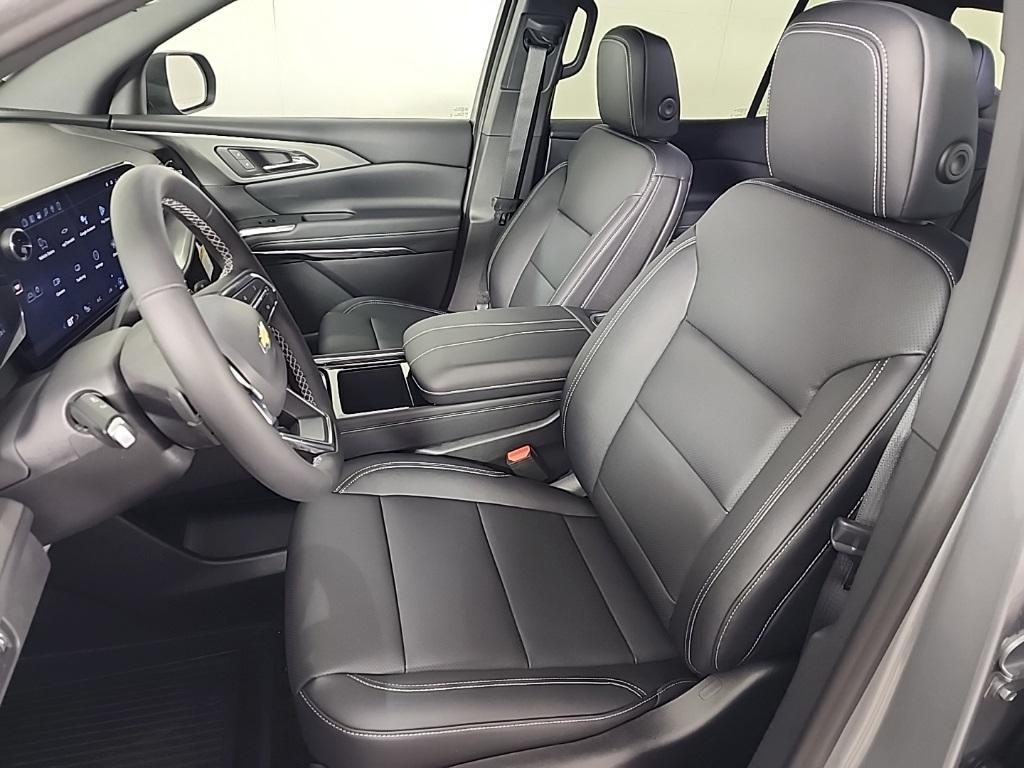 new 2026 Chevrolet Traverse car, priced at $47,944