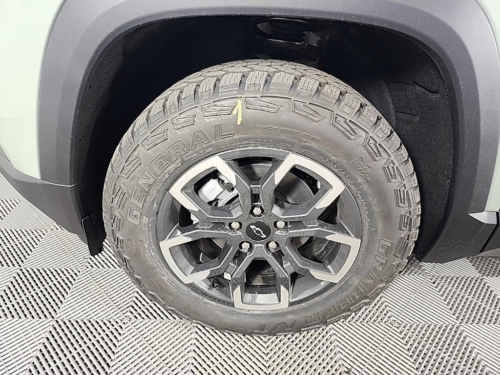 new 2025 Chevrolet Equinox car, priced at $39,078