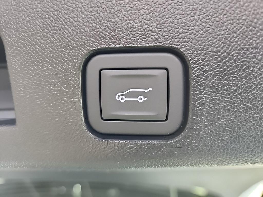 new 2026 Chevrolet Traverse car, priced at $55,539