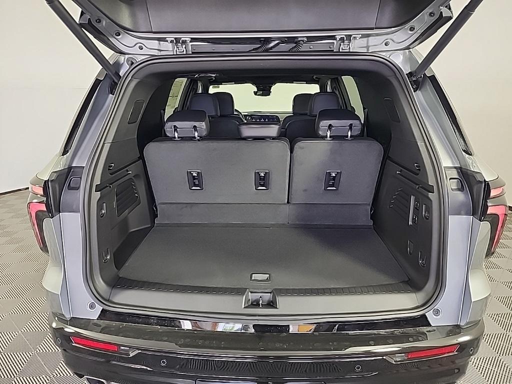 new 2025 Chevrolet Traverse car, priced at $59,695
