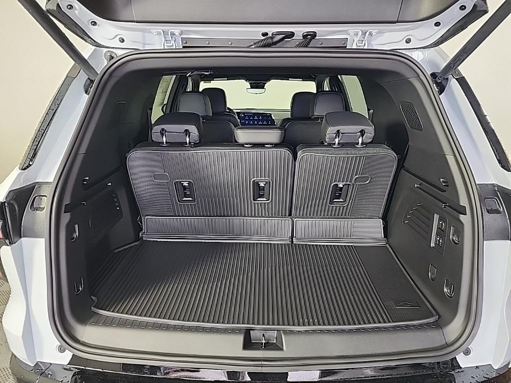 new 2026 Chevrolet Traverse car, priced at $60,415