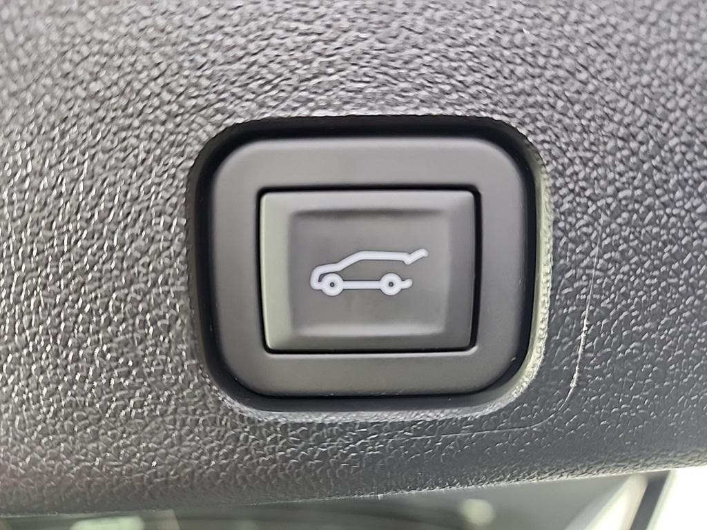 new 2026 Chevrolet Traverse car, priced at $60,415