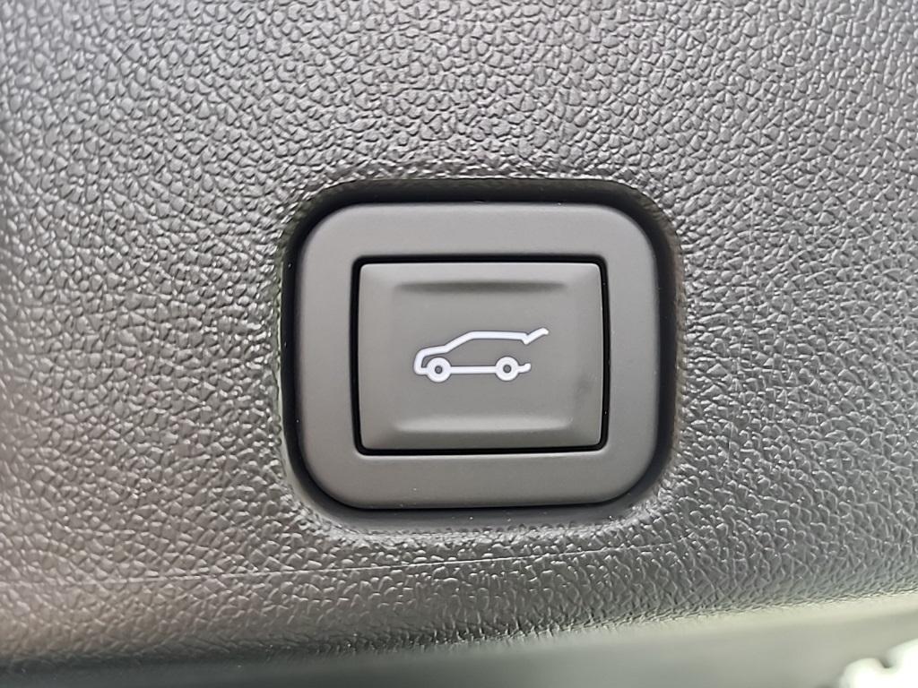 new 2026 Chevrolet Traverse car, priced at $50,990