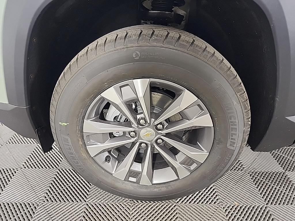 new 2025 Chevrolet Equinox car, priced at $28,495