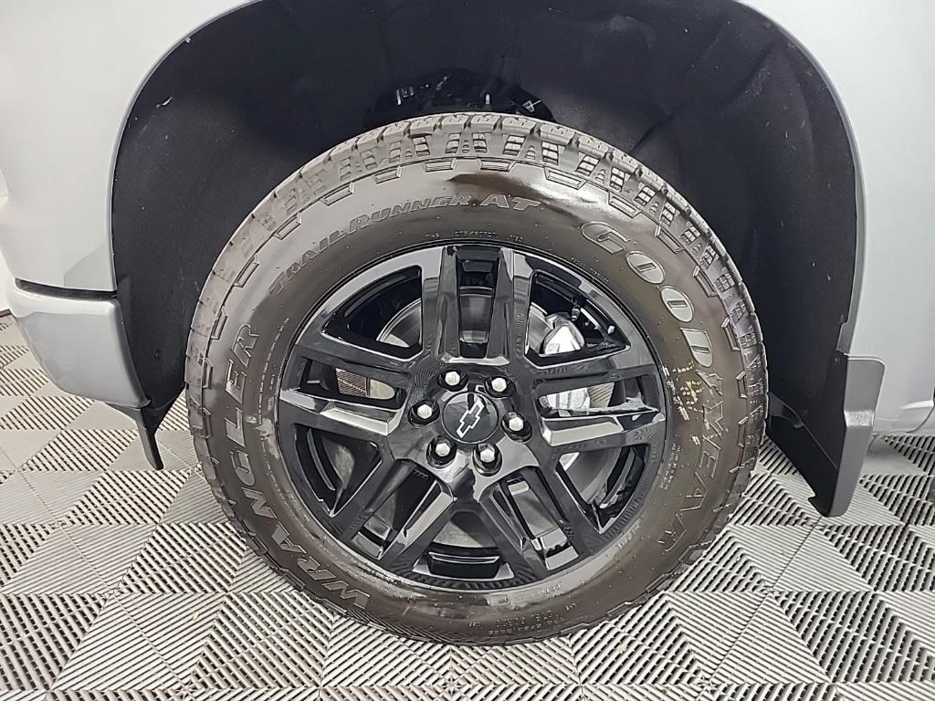 new 2025 Chevrolet Silverado 1500 car, priced at $42,999