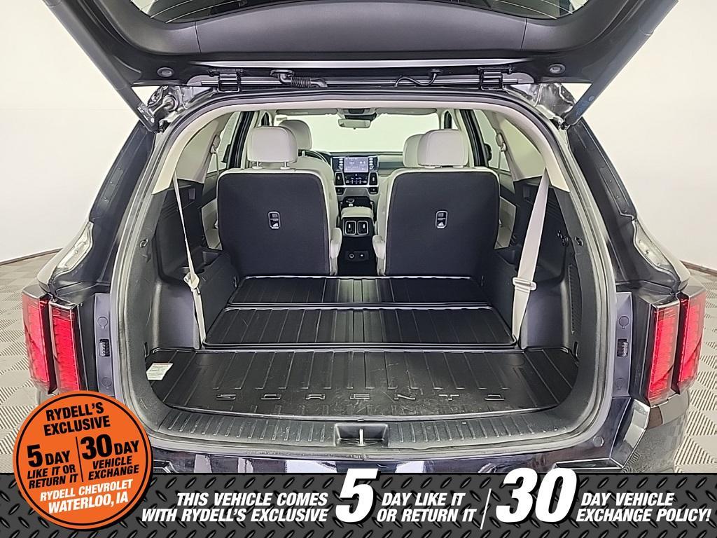 used 2021 Kia Sorento car, priced at $27,491
