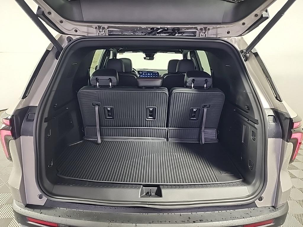 new 2026 Chevrolet Traverse car, priced at $58,479