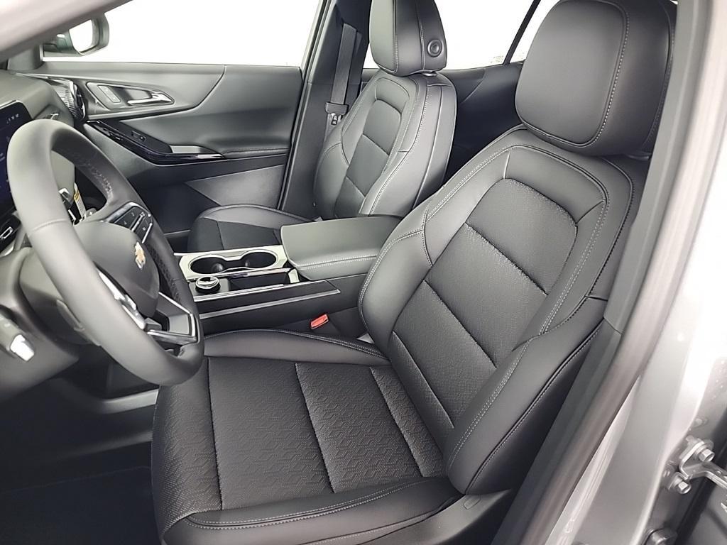 new 2026 Chevrolet Equinox car, priced at $34,290