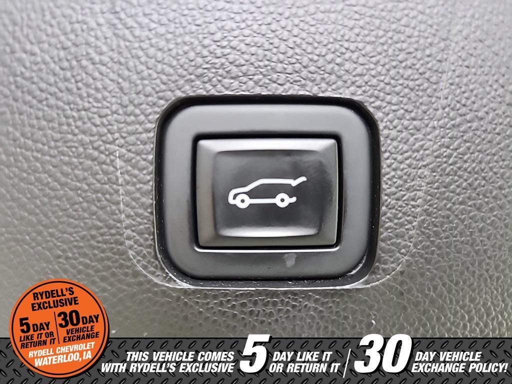 used 2023 Chevrolet Traverse car, priced at $43,991