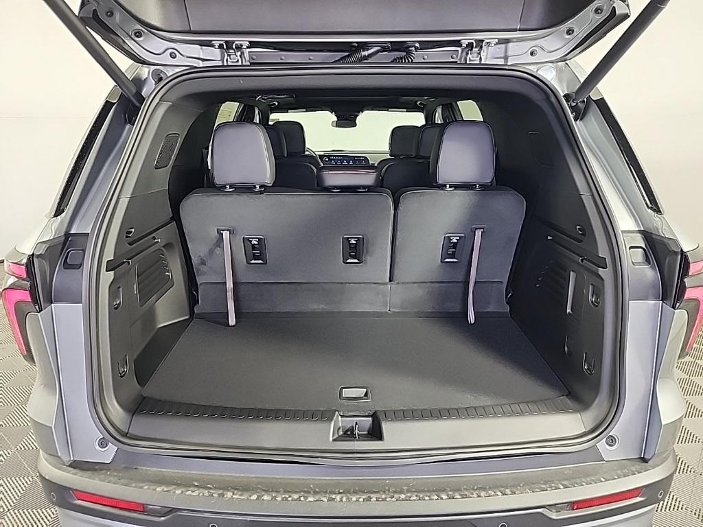 new 2025 Chevrolet Traverse car, priced at $50,795
