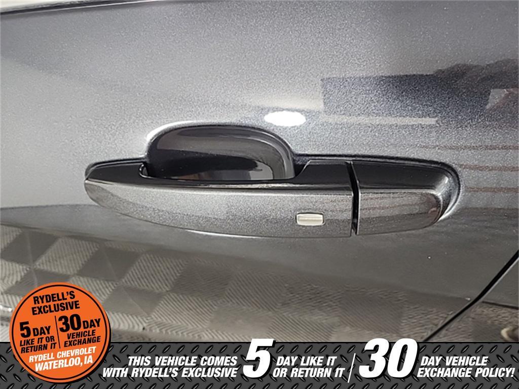 used 2022 Chevrolet Equinox car, priced at $25,882
