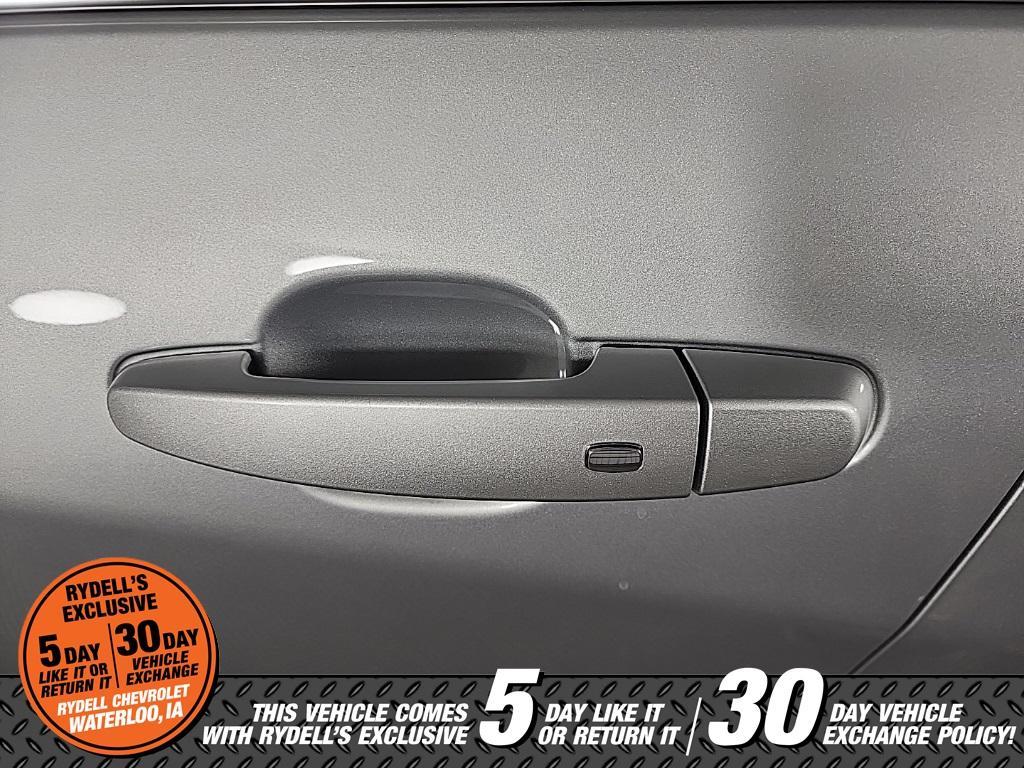 used 2022 Chevrolet Equinox car, priced at $25,991
