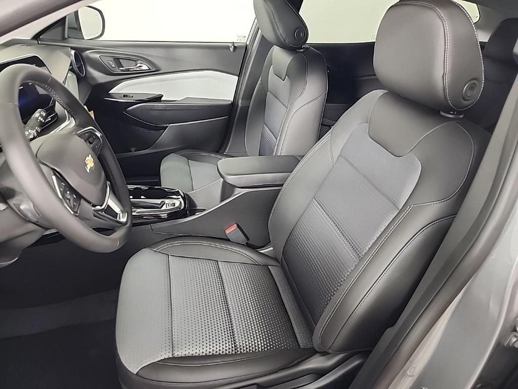 new 2025 Chevrolet Trax car, priced at $24,610