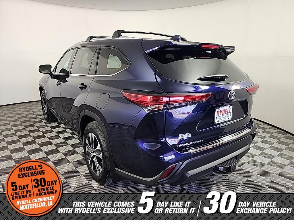 used 2022 Toyota Highlander car, priced at $41,891