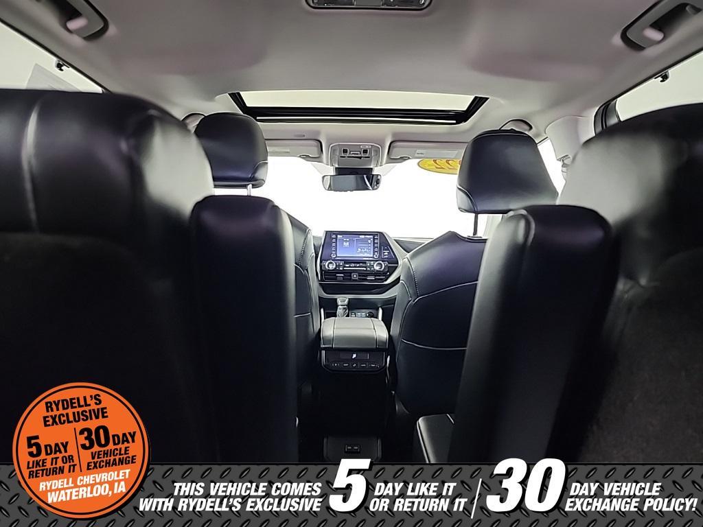 used 2022 Toyota Highlander car, priced at $41,891