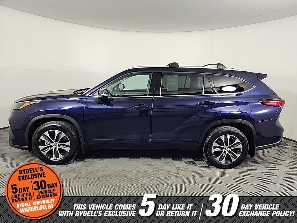 used 2022 Toyota Highlander car, priced at $41,891