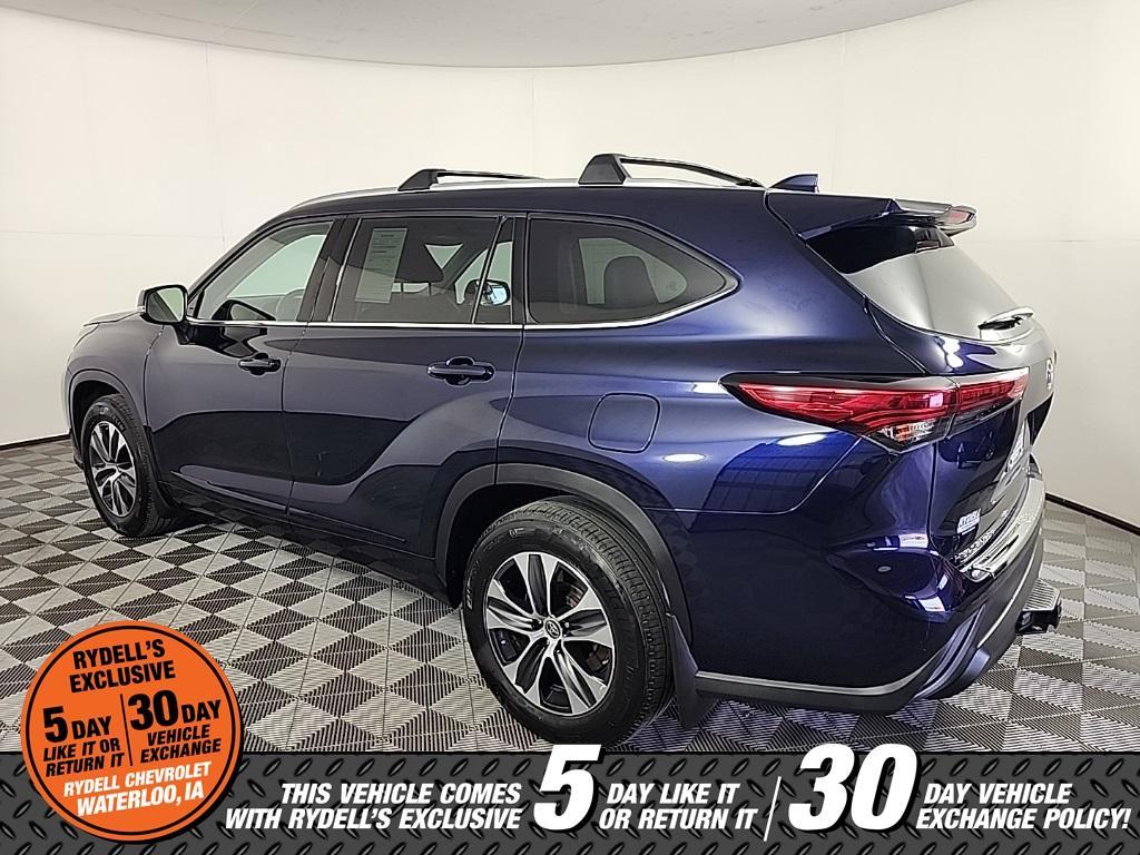 used 2022 Toyota Highlander car, priced at $41,891