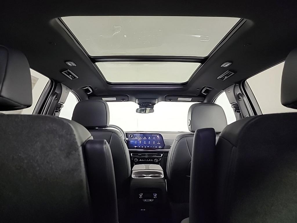 new 2025 Chevrolet Traverse car, priced at $51,820