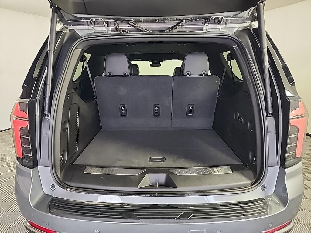 new 2025 Chevrolet Suburban car, priced at $74,999