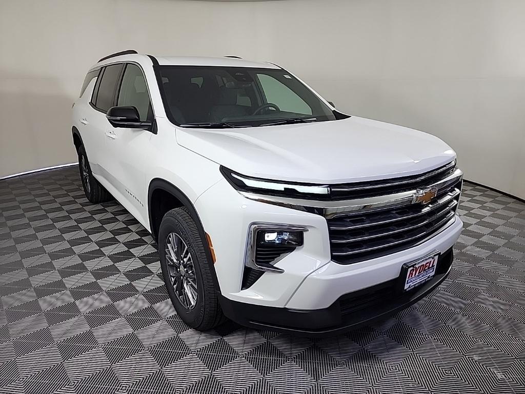 new 2025 Chevrolet Traverse car, priced at $40,195