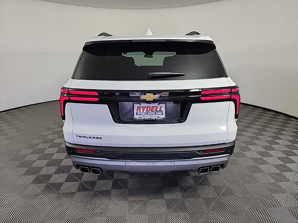 new 2025 Chevrolet Traverse car, priced at $40,195