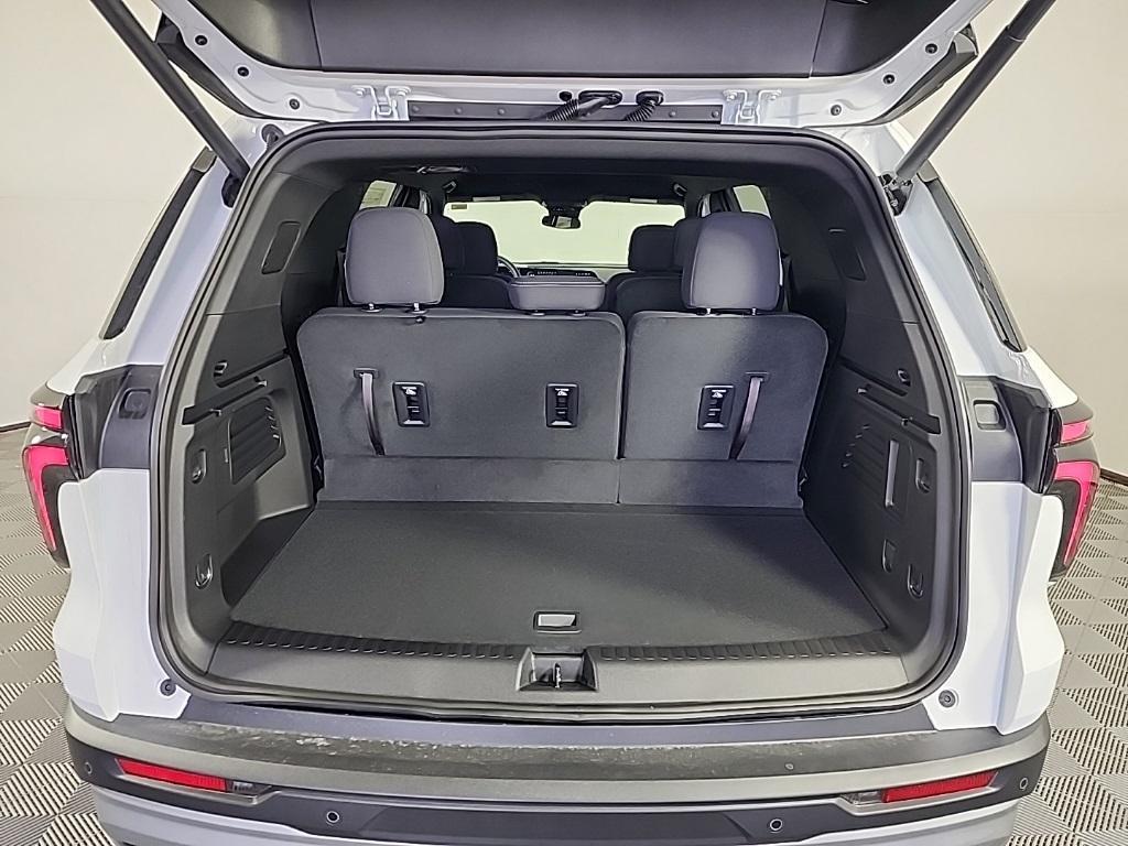 new 2025 Chevrolet Traverse car, priced at $40,195