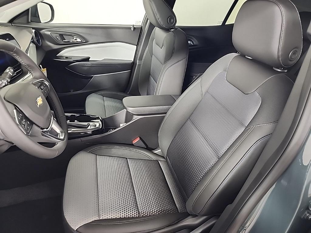 new 2025 Chevrolet Trax car, priced at $24,610