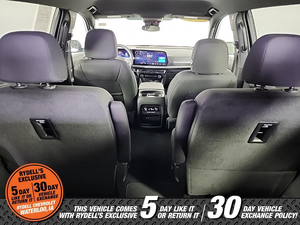 used 2025 Chevrolet Traverse car, priced at $39,554