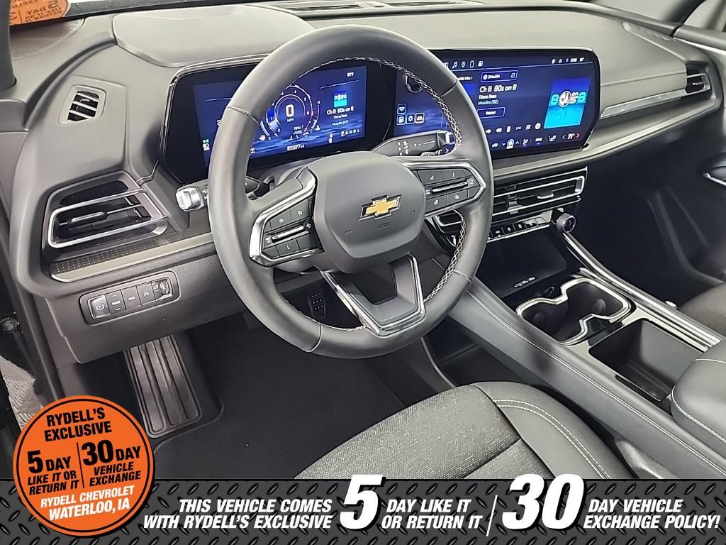 used 2025 Chevrolet Traverse car, priced at $39,554