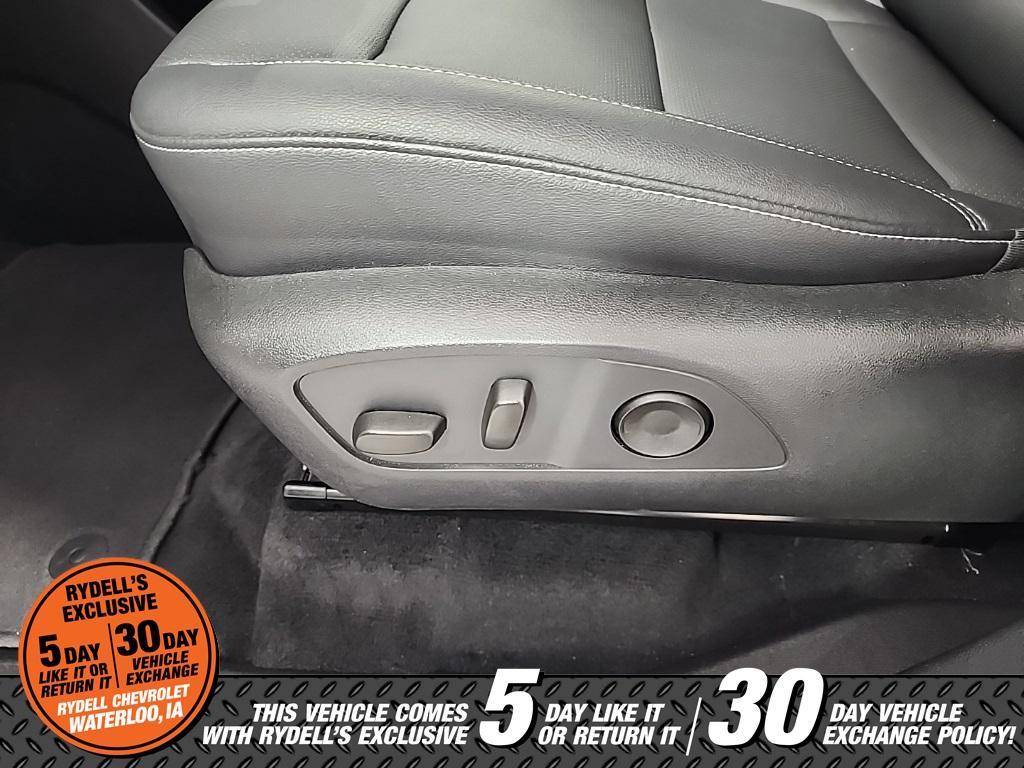 used 2025 Chevrolet Traverse car, priced at $41,994