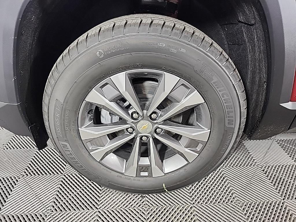 new 2025 Chevrolet Equinox car, priced at $33,947