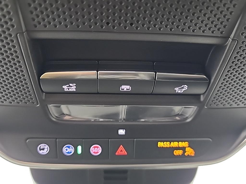 new 2026 Chevrolet Traverse car, priced at $61,910