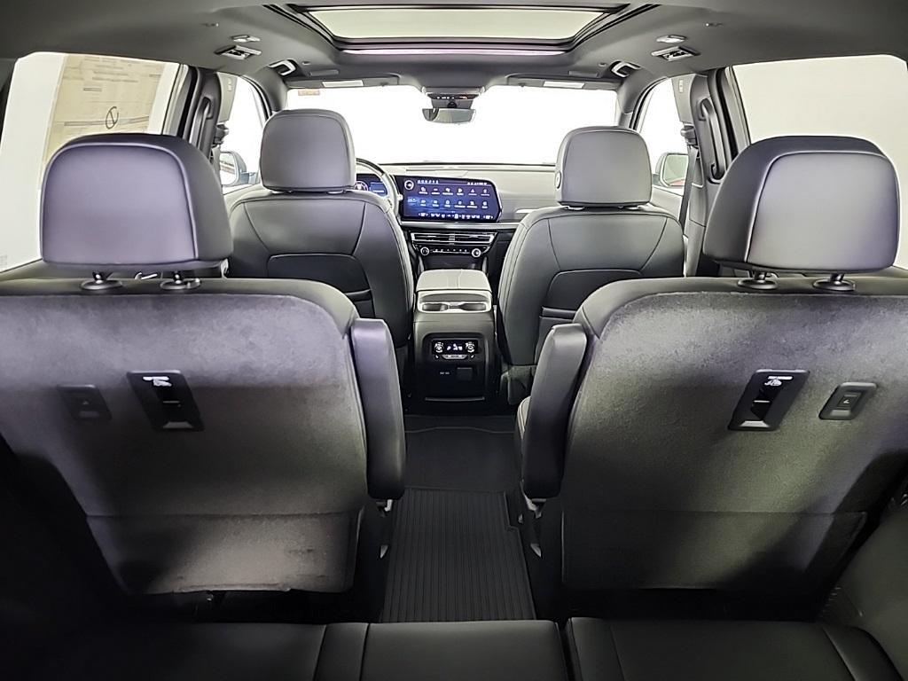 new 2026 Chevrolet Traverse car, priced at $61,910